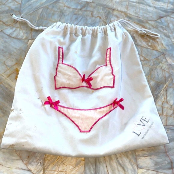 Victoria’s Secret intimates drawstring bag - Picture 3 of 6